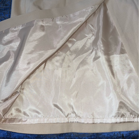 EUC Floor length pencil skirt, fully lined back invisible zipper, & kick slit - Picture 7 of 7